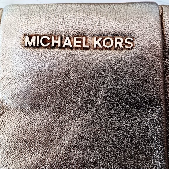 NWOT ~ MICHAEL KORS DARIA LEATHER PLEATED CLUTCH BAG GOLD METALLIC TEXTURED - Picture 7 of 7